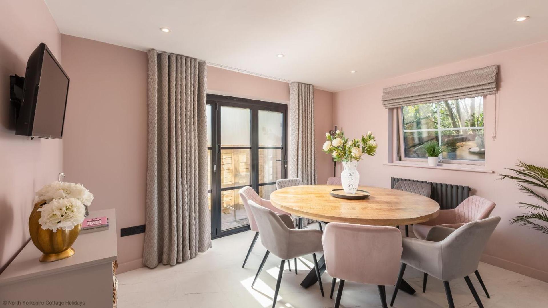 Dovecote House - Luxury Town House - Dog Friendly Holiday home York