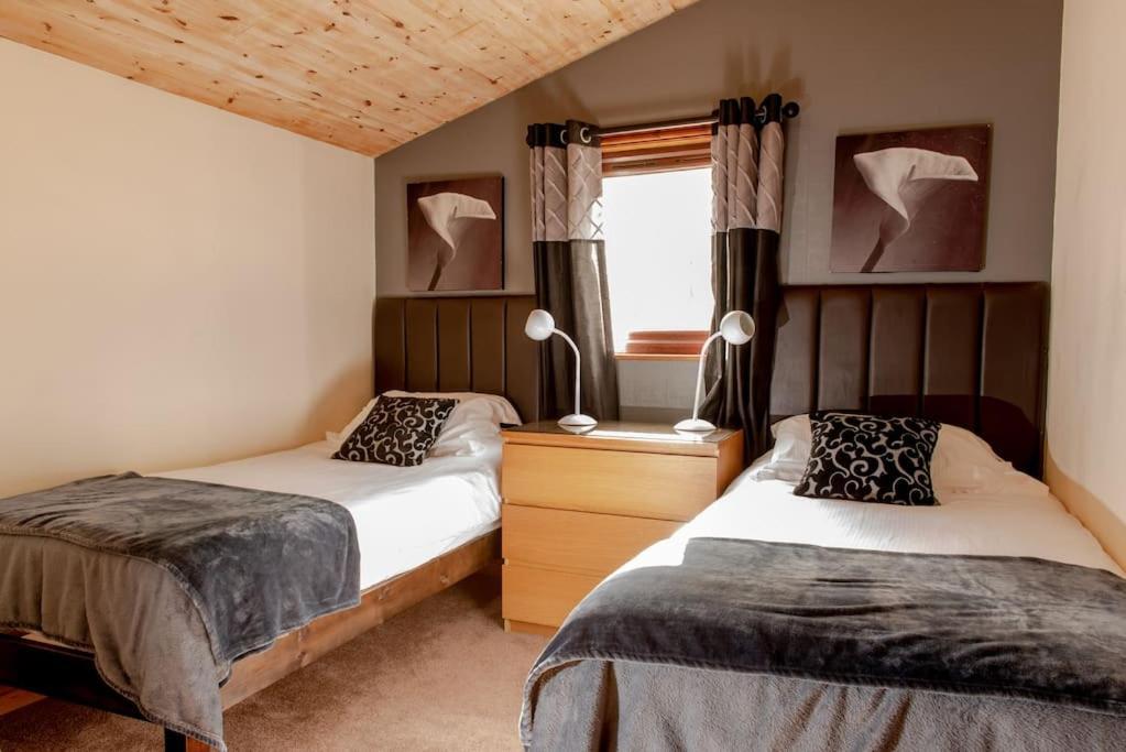 Harvest 12 Lodge, Yellowtop Country Park York