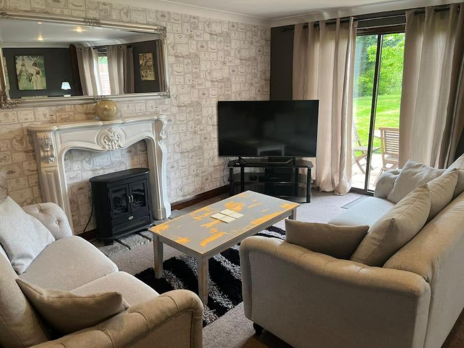 Harvest 8 Lodge, Yellowtop Country Park Villa *