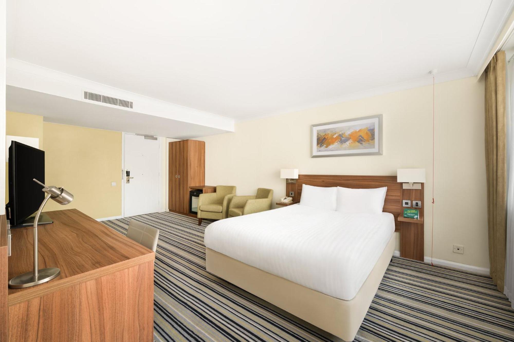 By Ihg 4*