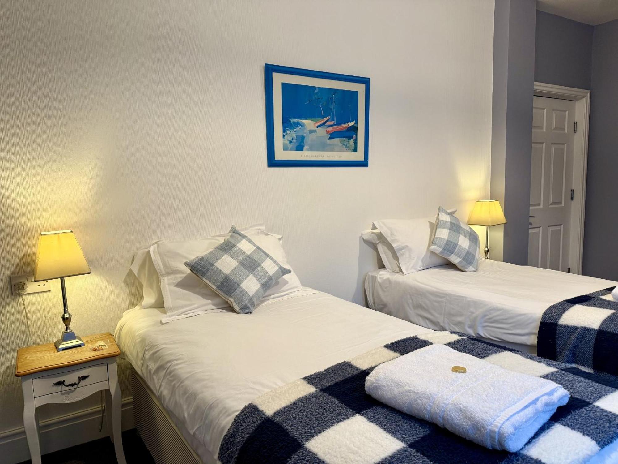 Guest house The Crescent