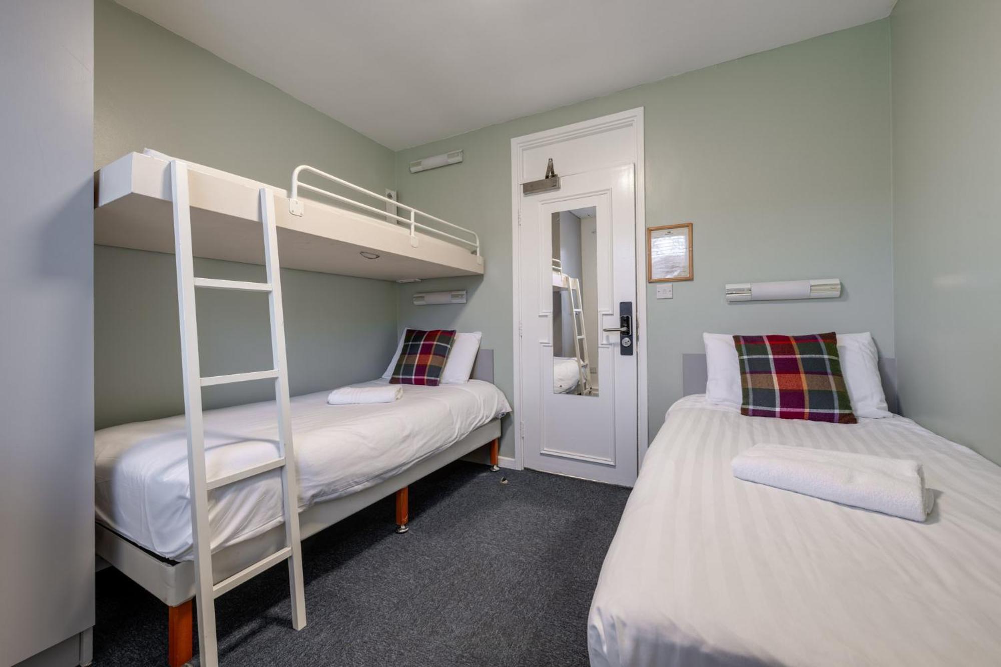 Stableside At Racecourse Hotel 3*
