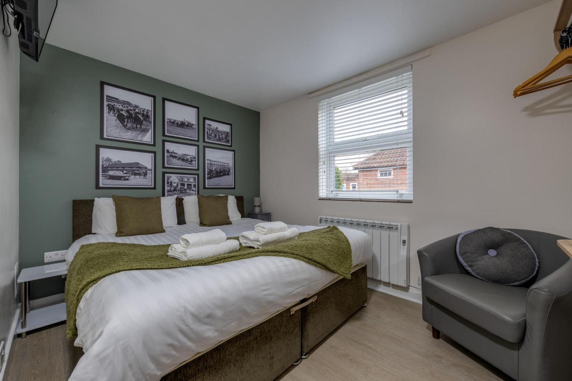 Stableside At Racecourse Hotel York