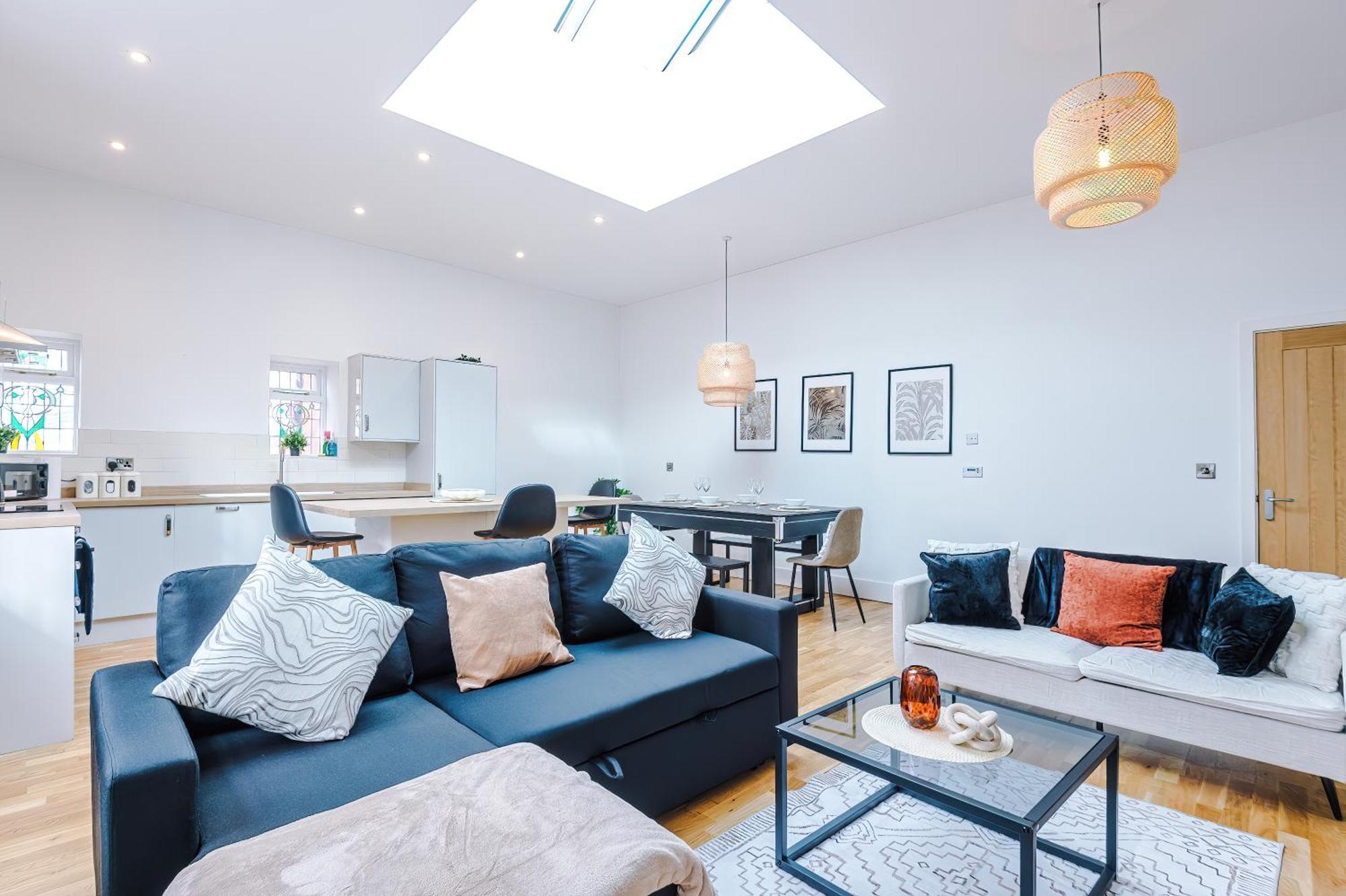 Charming 2 Bed In - Sleeps 6 Apartment