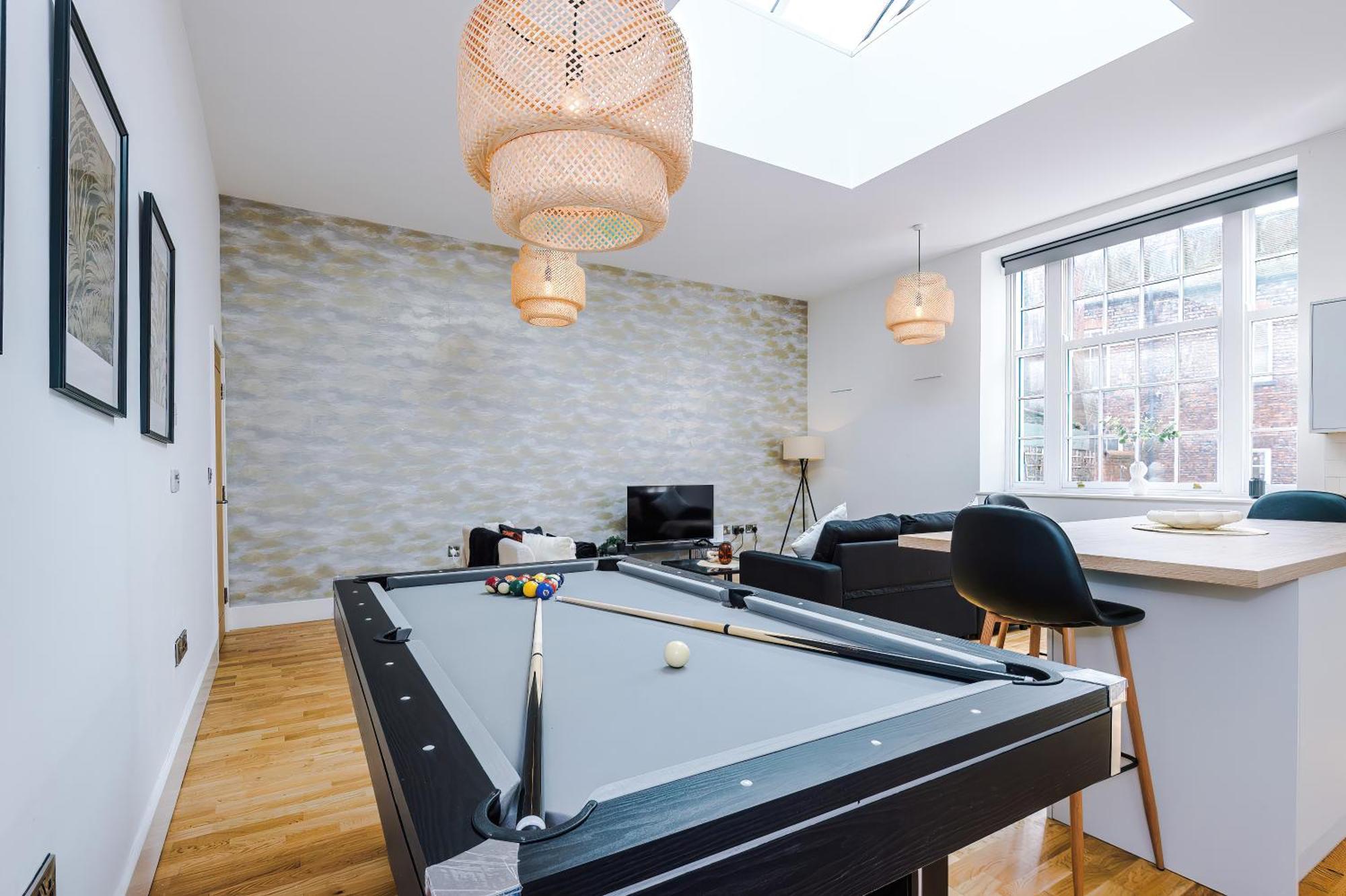 Charming 2 Bed In - Sleeps 6 *