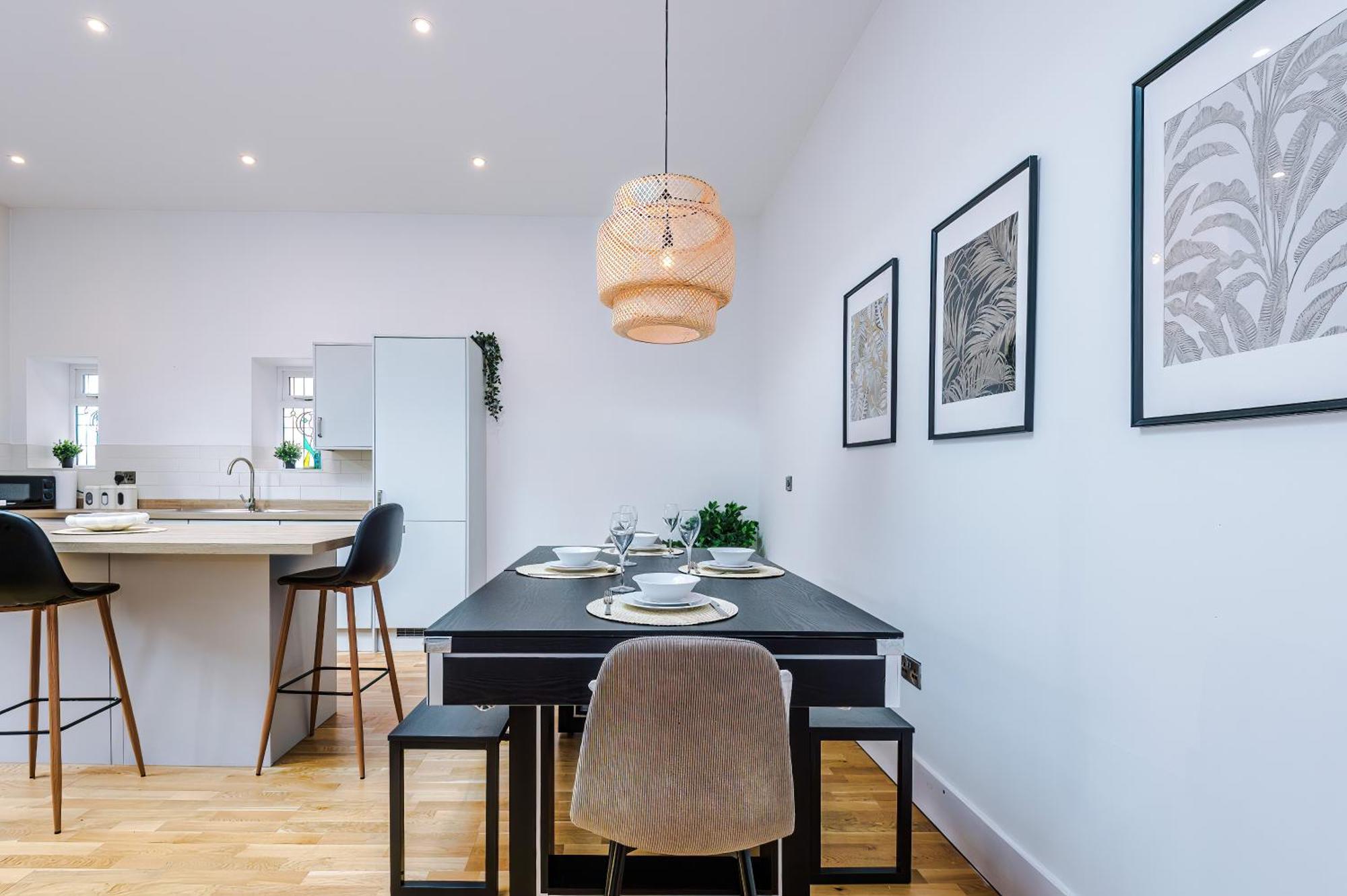 Charming 2 Bed In - Sleeps 6 Apartment