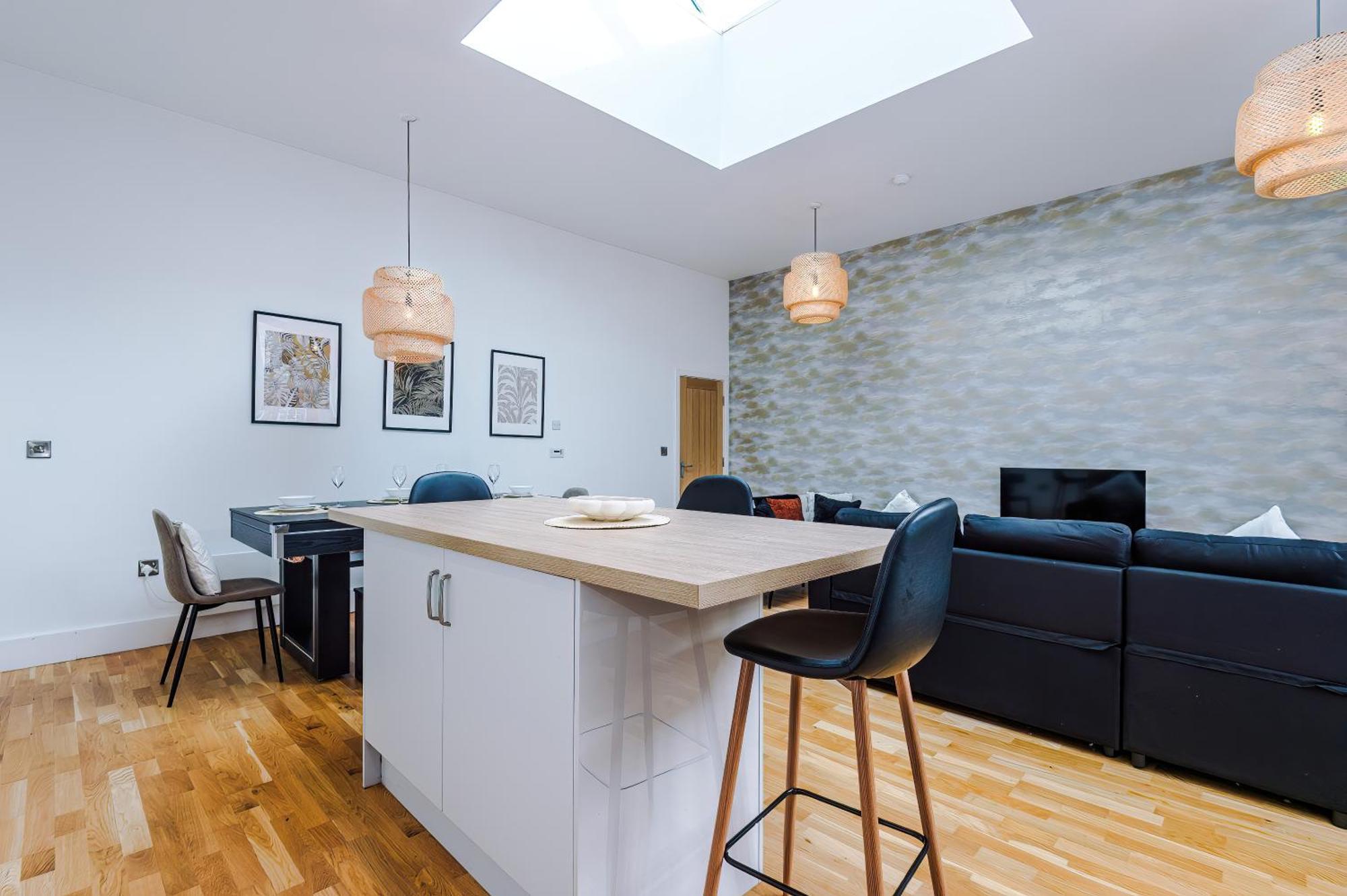 Apartment Charming 2 Bed In - Sleeps 6