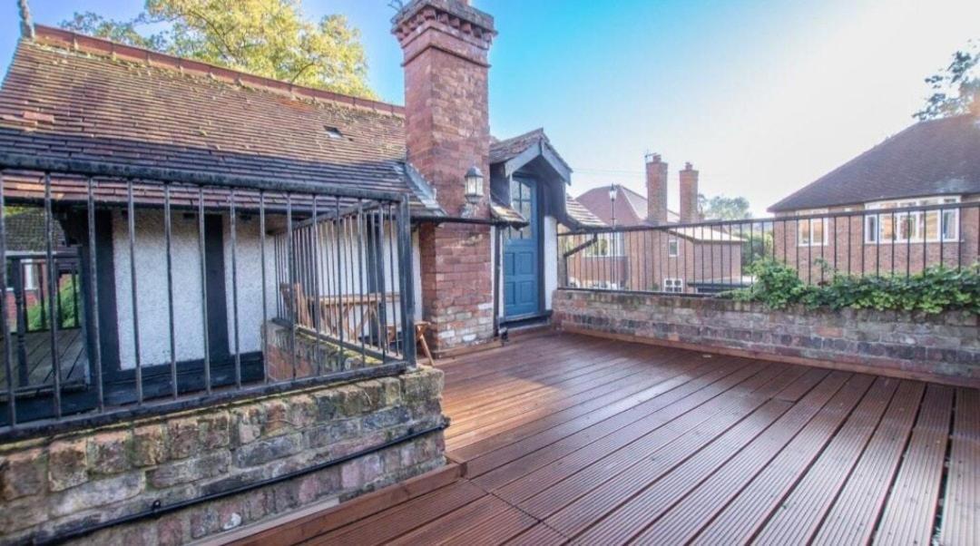 The Coach House, Apartment