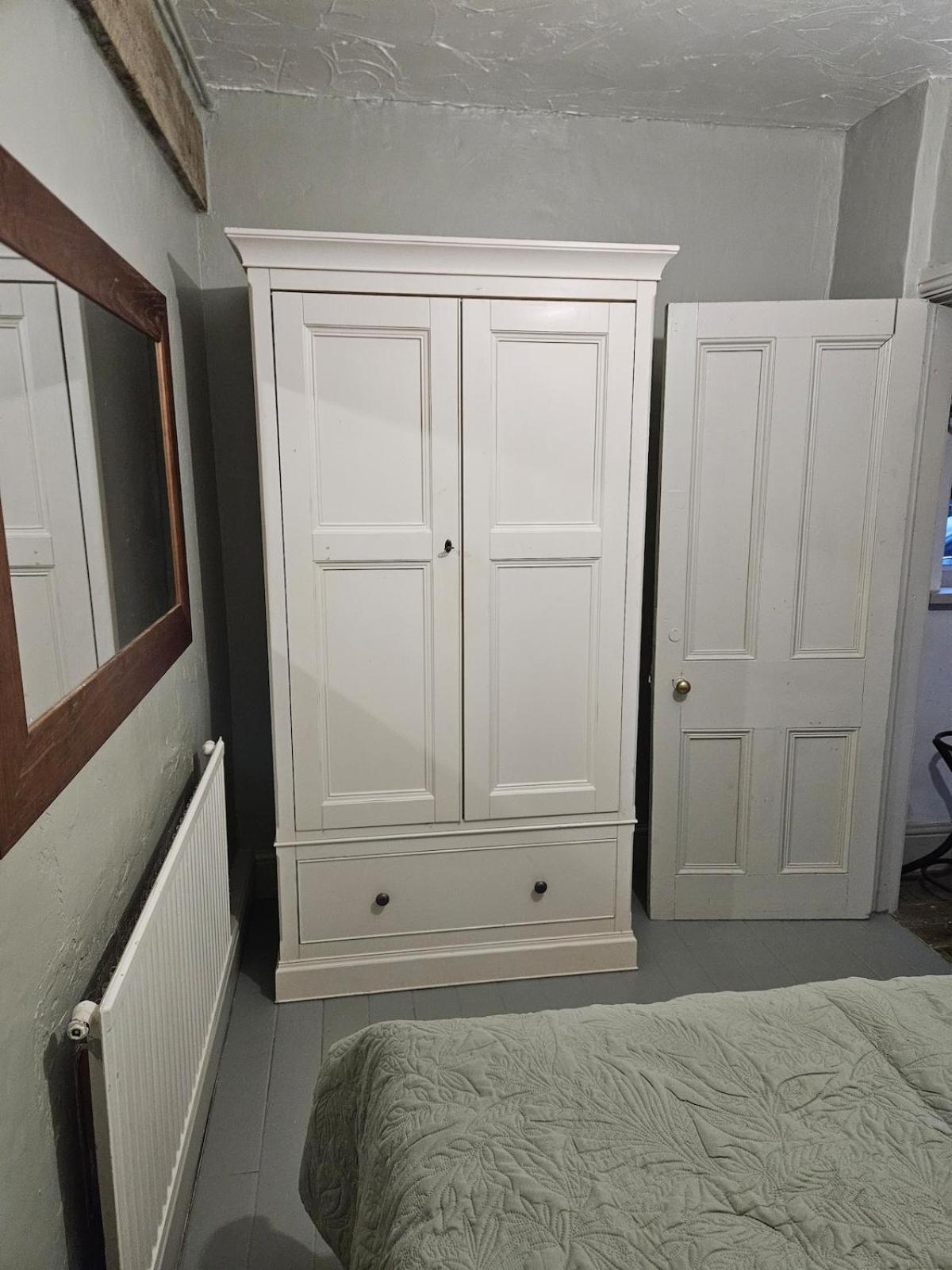 The Coach House, Apartment *