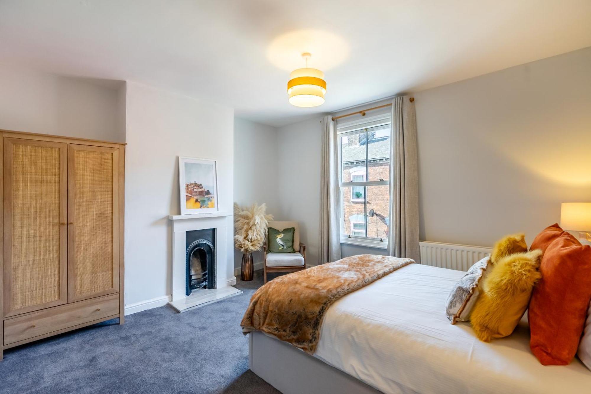 Little Domus - With Hot Tub * York