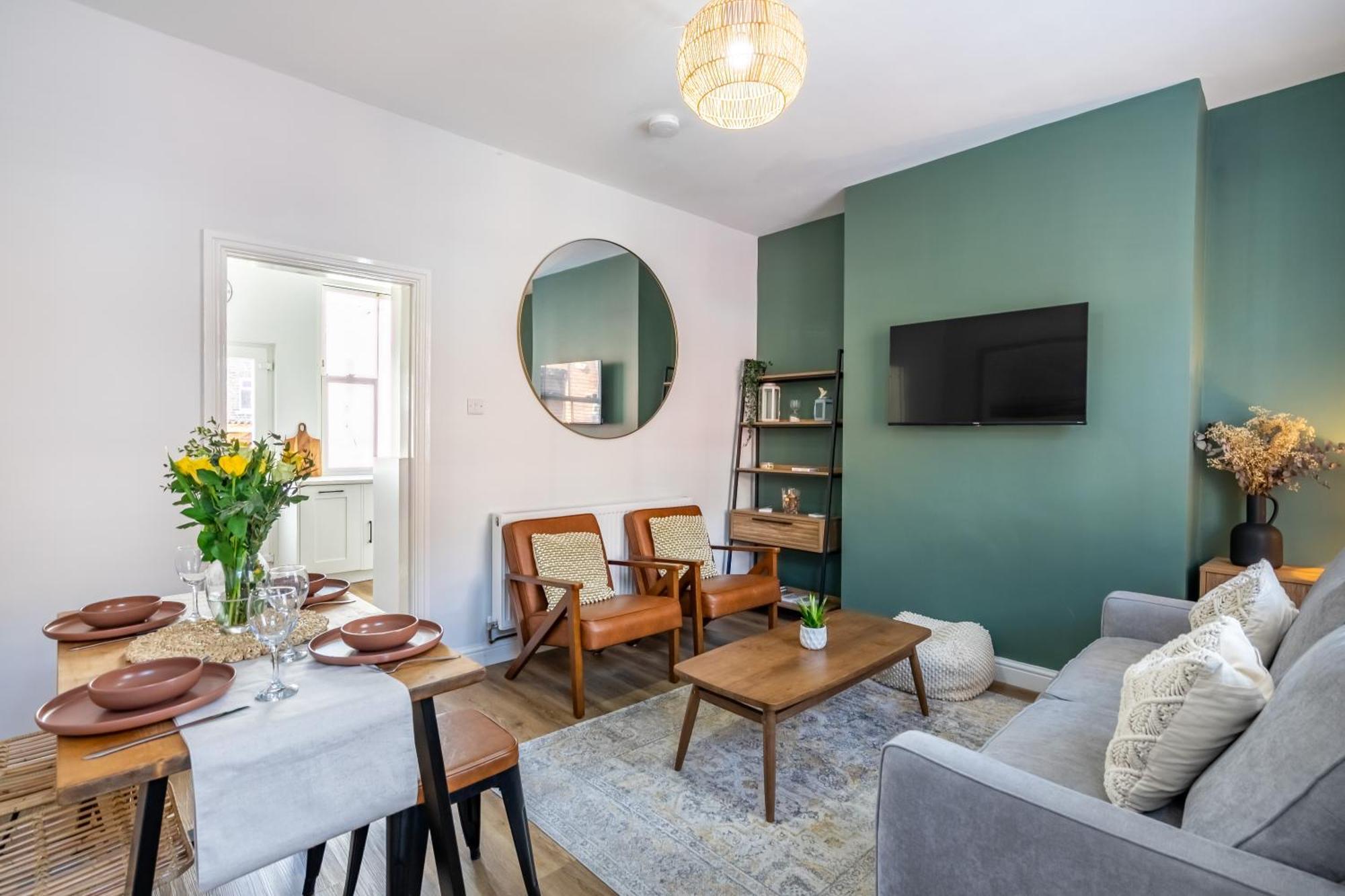 Little Domus - With Hot Tub Holiday home York