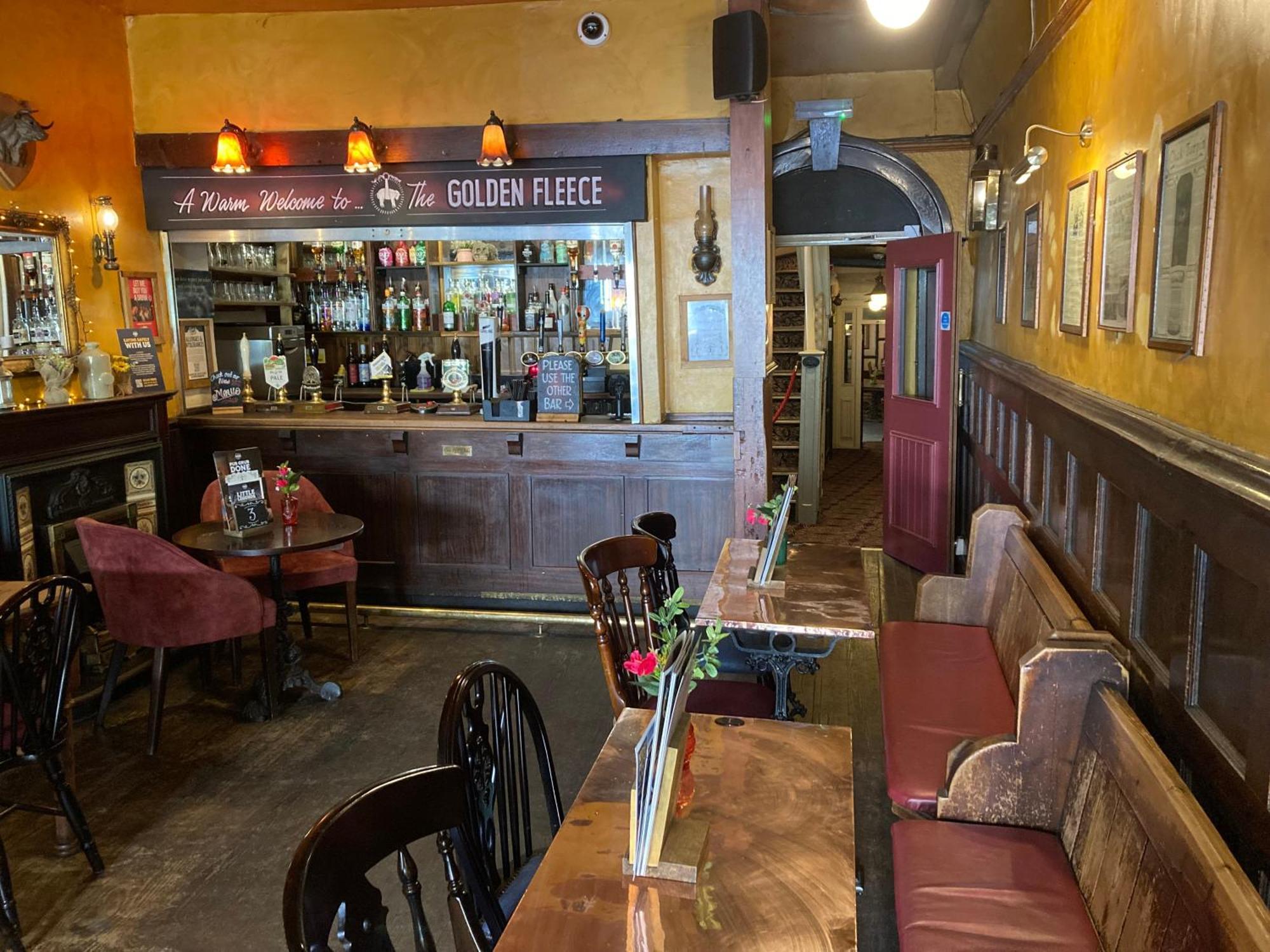 Hotel Golden Fleece 3*