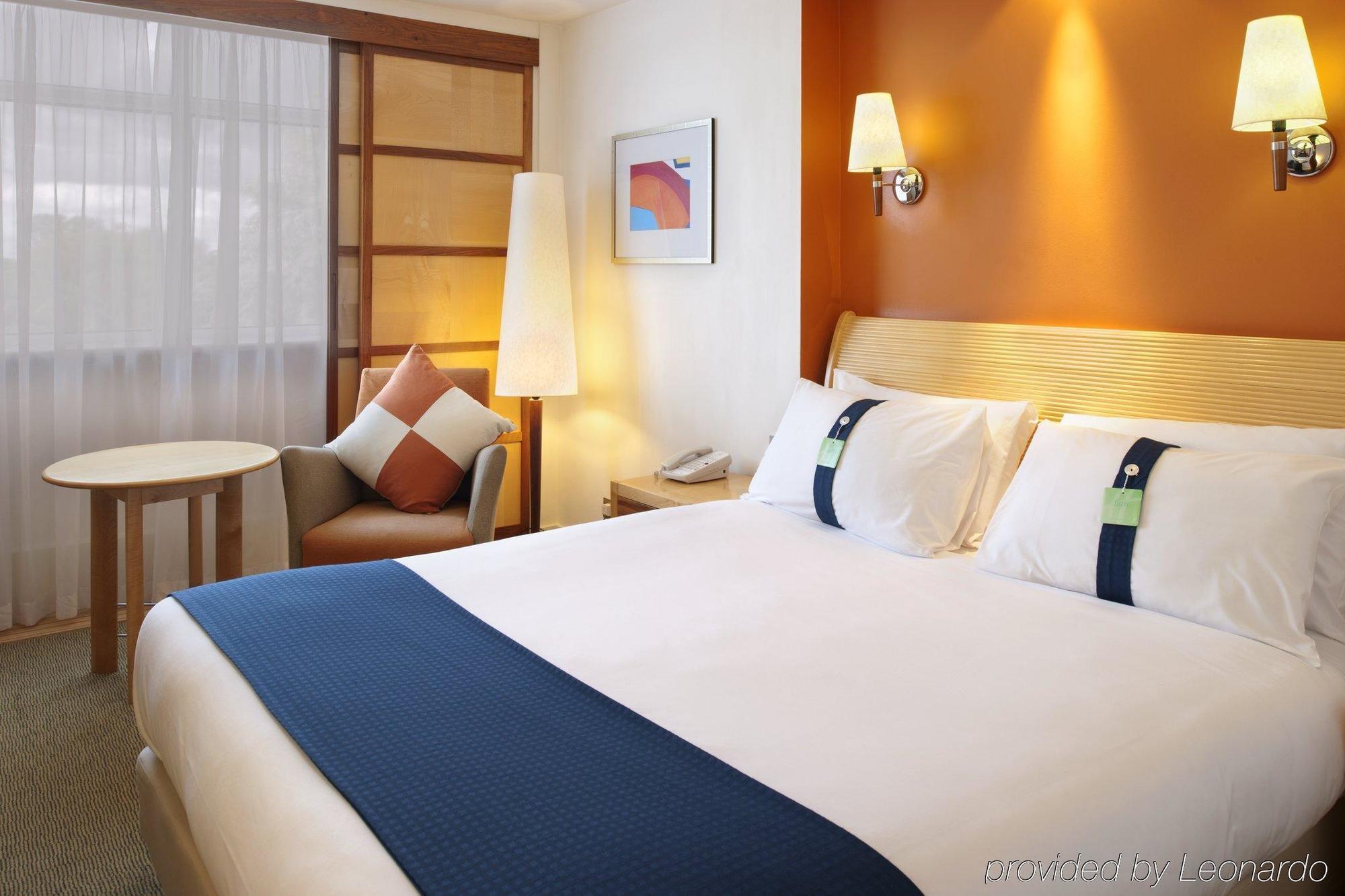 By Ihg 4*