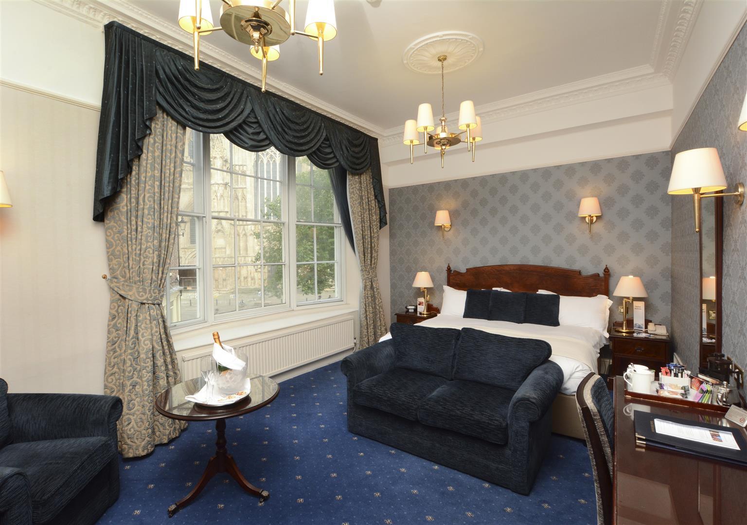 Hotel The Dean Court