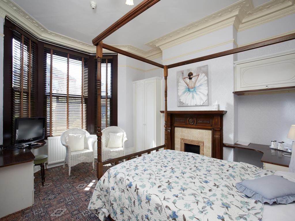 Fourposter