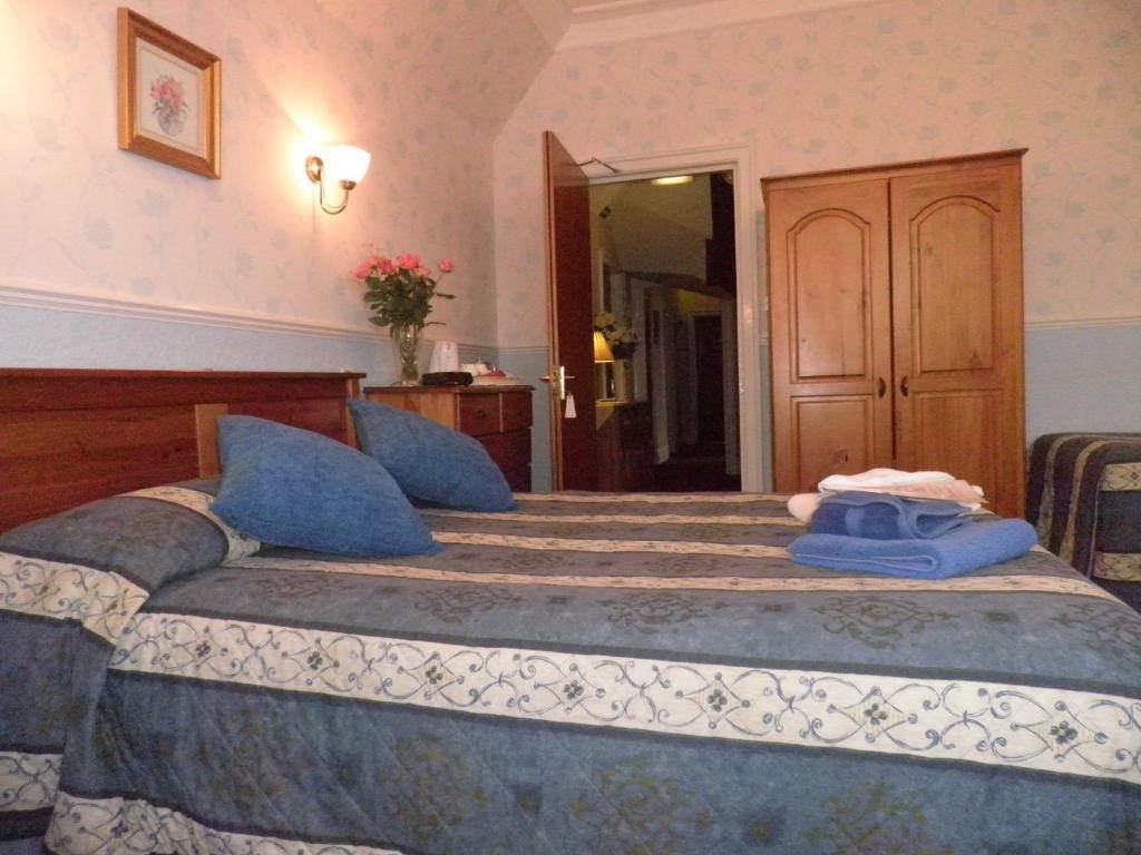 Midway Guest house 4*