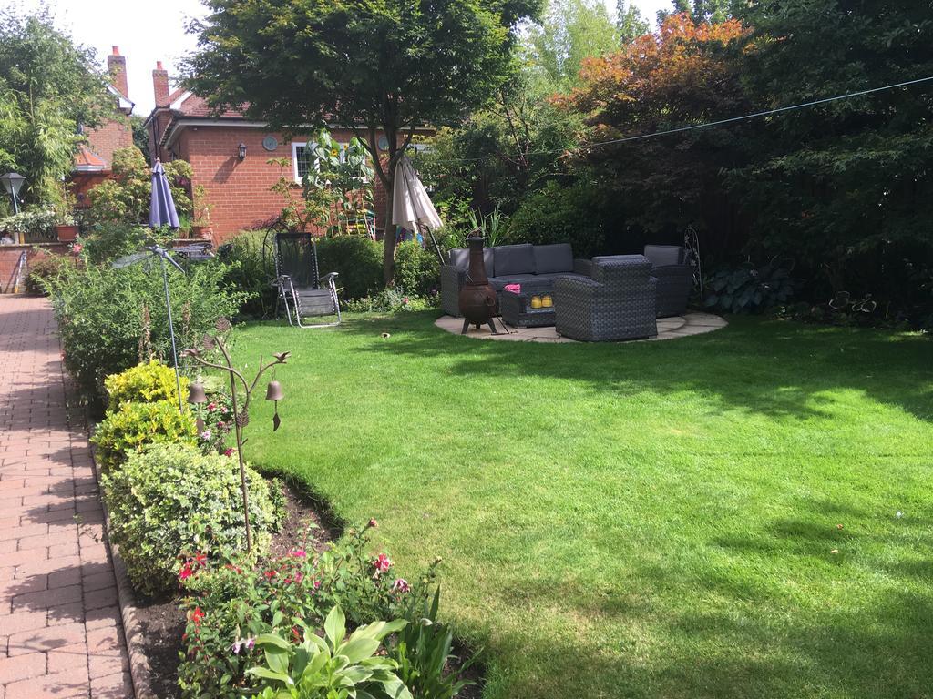 Bed & Breakfast Grove House