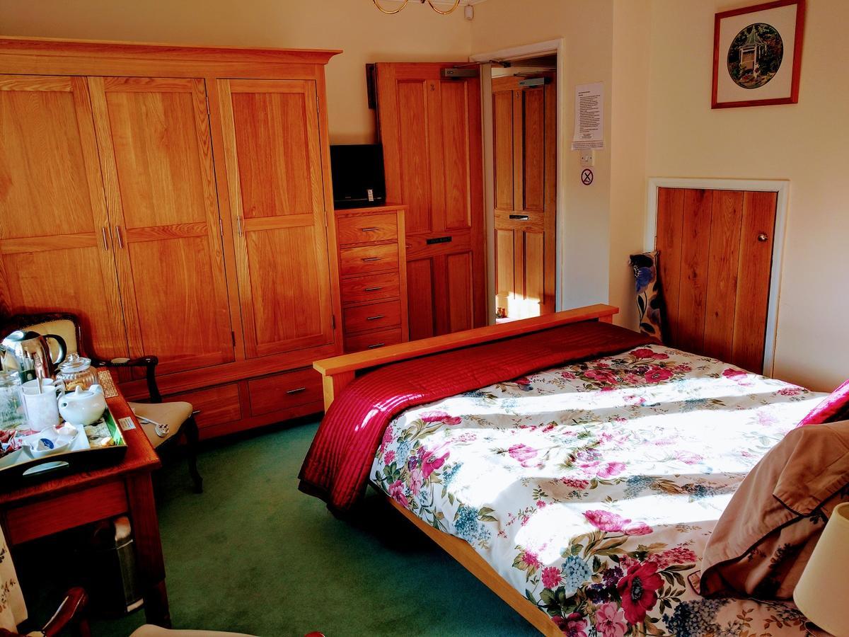 Grove House Bed & Breakfast 4*