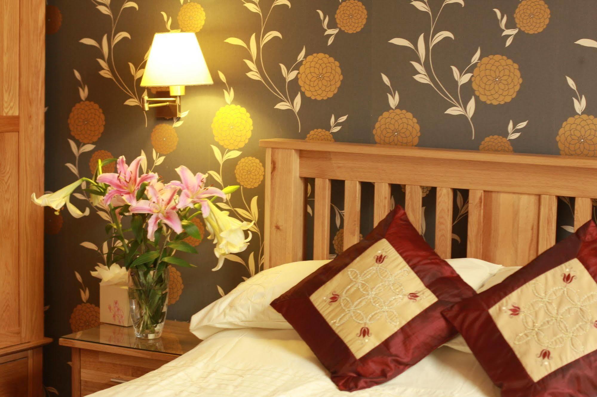 Guest house Brentwood