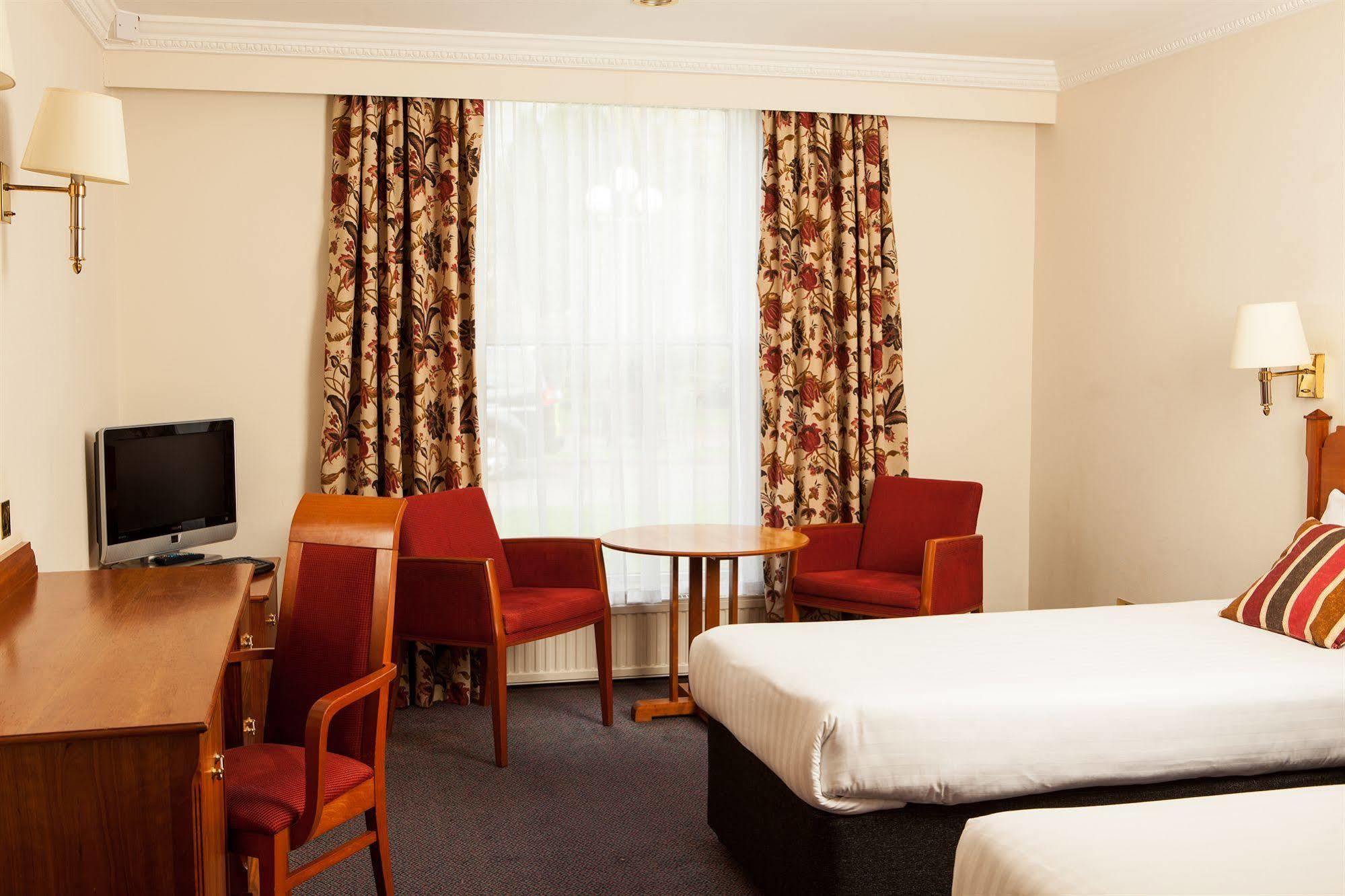 Mercure Fairfield Manor 4*