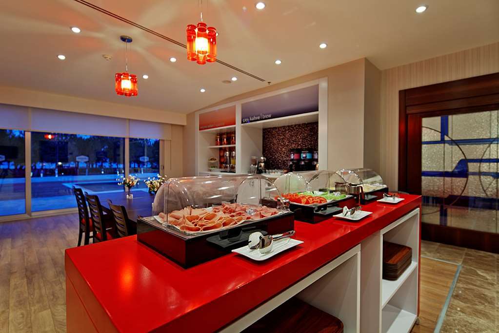 Hotel Hampton By Hilton 3*