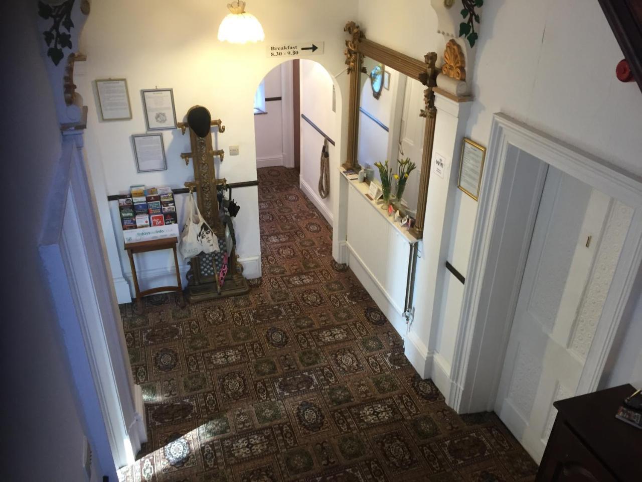 Guest house Holly York