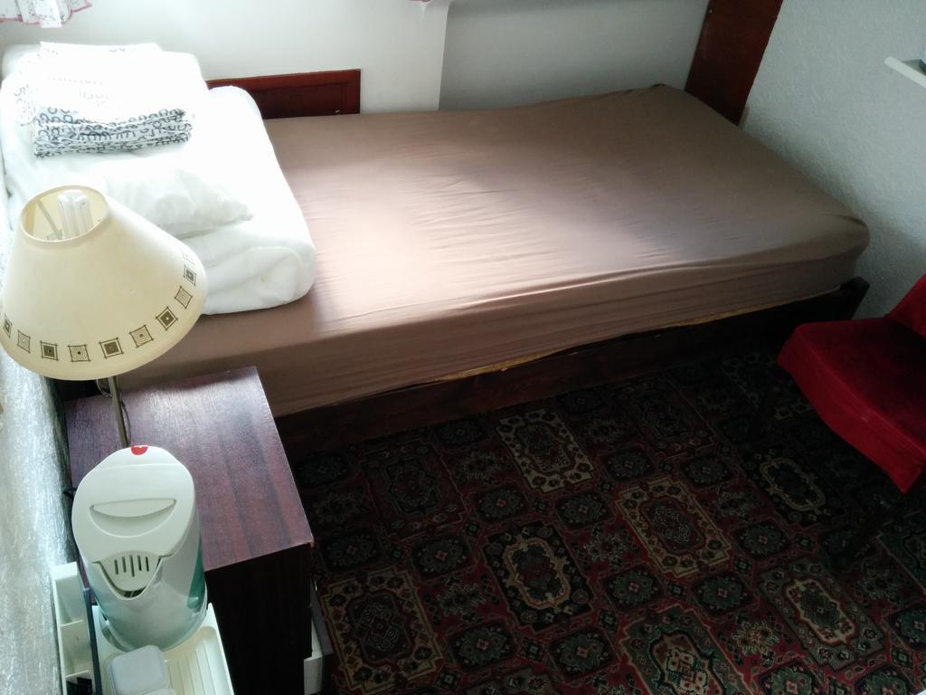 Astley House Hostel *
