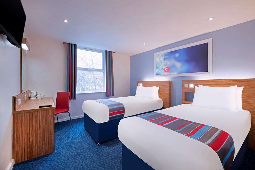 Travelodge Hull Road 3*