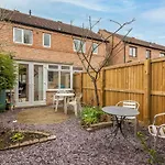 Pass The Keys Spacious Townhouse With 900 Mbps Wifi And Parking