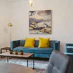 Apartment 6 3 Bedrooms, Sleeps X 6