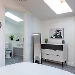 Central 3 Bed Duplex In York - Sleeps 6