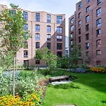 Luxury 2 Bedroom Apartment With Free Parking In The Heart Of York