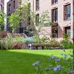 Luxury 2 Bedroom Apartment With Free Parking In The Heart Of York