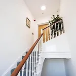 Apartment 2 - The Crescent