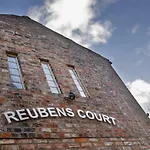 City Apartments - Reubens Court