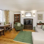 The Square Garden Apartment In York For Up To 4 Guests