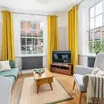 Foss Bridge Apartment