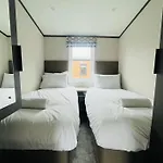 Field View Lodge With Hot Tub