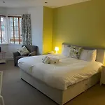 B+B York