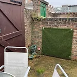 The Knavesmire - Quaint Victorian Home With Free Parking