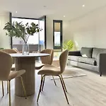 City Style Apartment 36 With Free Secure Parking