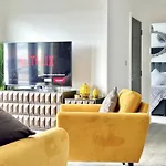 Carillon Apartment 60 York With Free Secure Parking