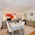 6 Hunter House -Free Onsite Parking