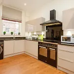 6 Hunter House -Free Onsite Parking