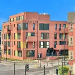 City Style Apartment 36 With Free Secure Parking