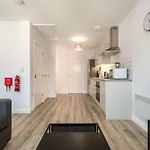 Modern 1 Bedroom Home In York