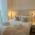 The Pink Palace At Ryedale House