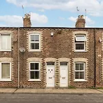 Ebor Place - Stunning Period Home With Free Parking