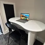 Spacious & Modern House Sleeps 8