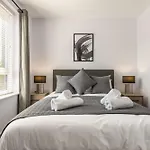 Fabulous 1 Bedroom Home In York